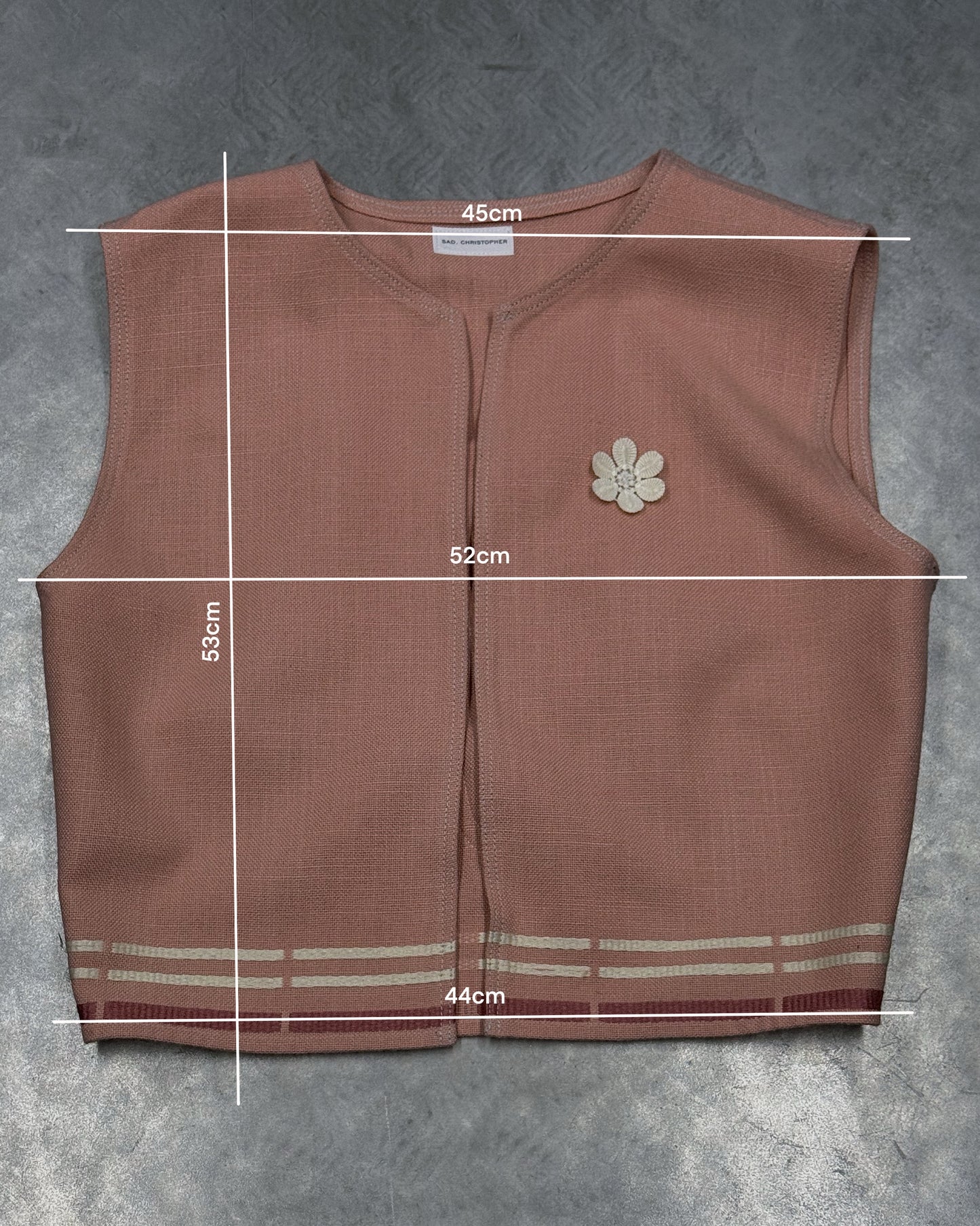 1/1 Flower-Embroidered Vest + Belt