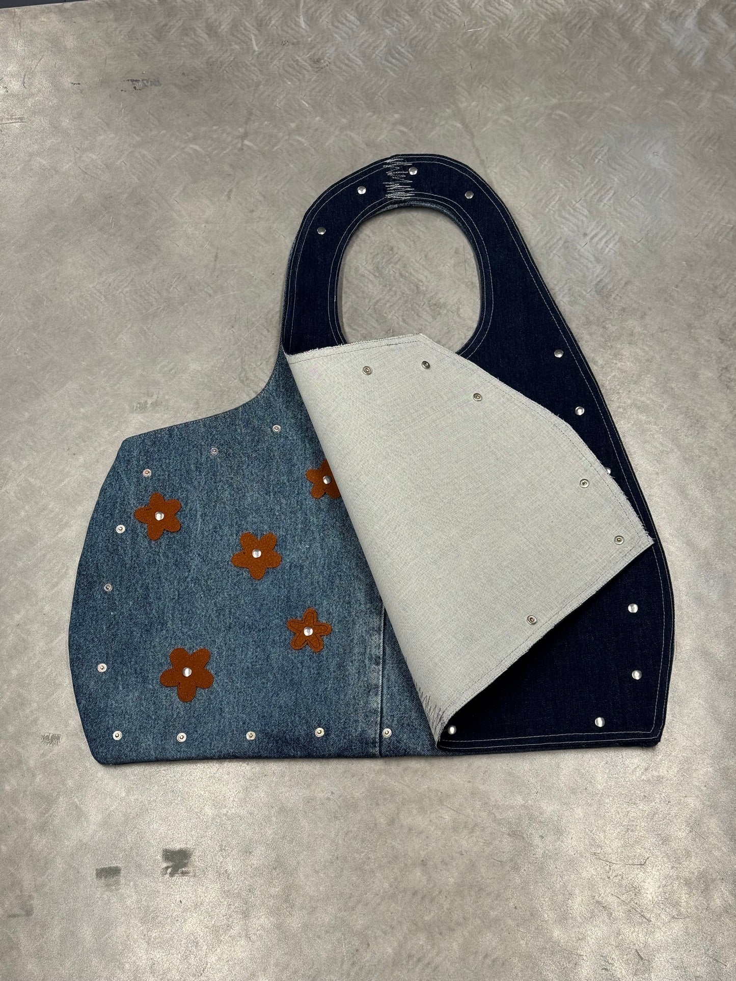 1/1 Studded Sculptural Large Bag Blue + Dark Blue Front