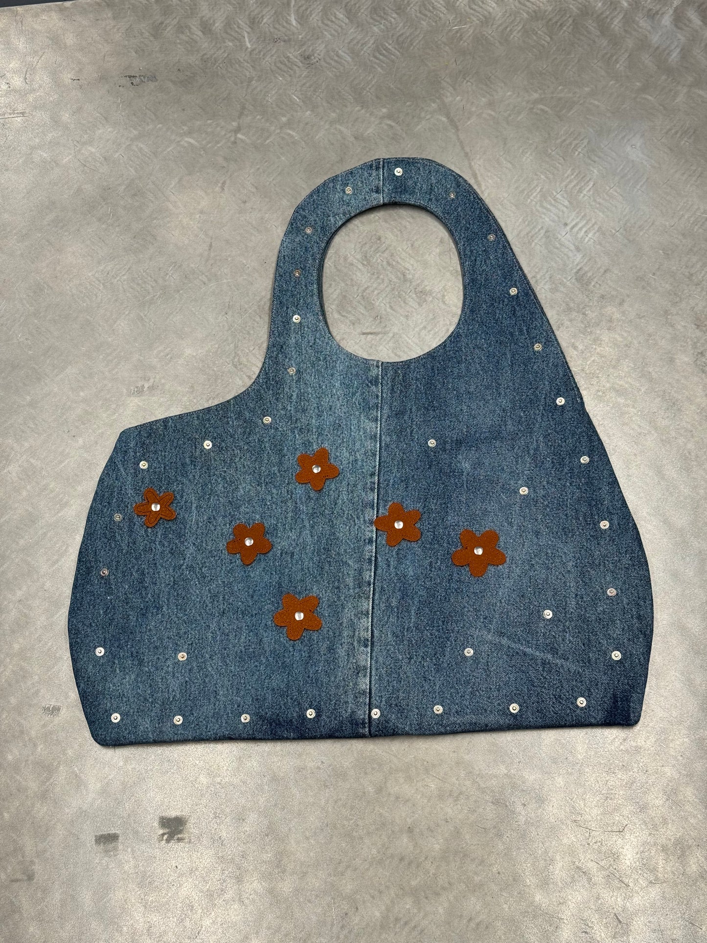 1/1 Studded Sculptural Large Bag Blue + Dark Blue Front