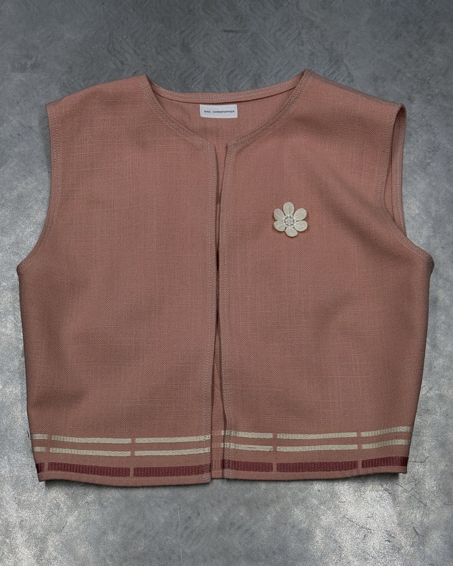 1/1 Flower-Embroidered Vest + Belt